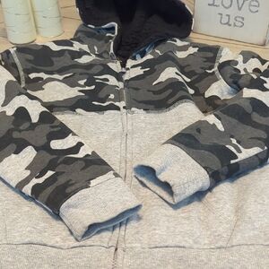 Lee Kids Gray and Black Fleece Lined Camouflage Jacket
